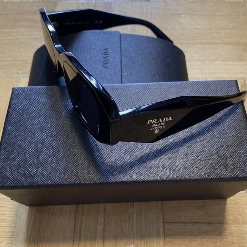 Luxury Designer Prada Sunglasses - Picture 1 of 4